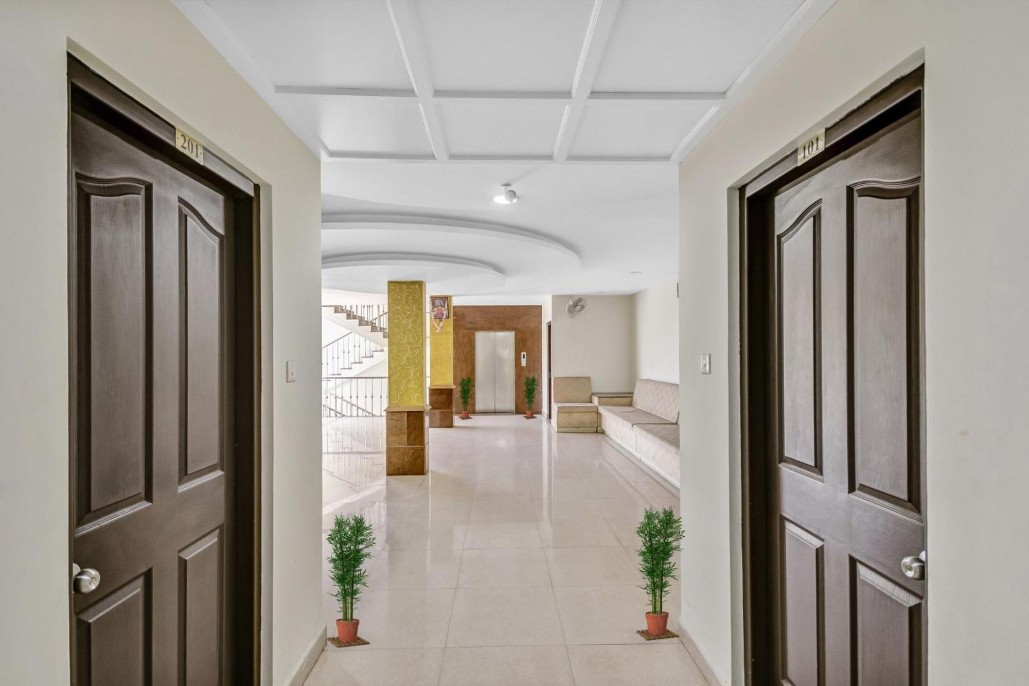 Hotel O Kalapurackal Residency テッカディ エクステリア 写真